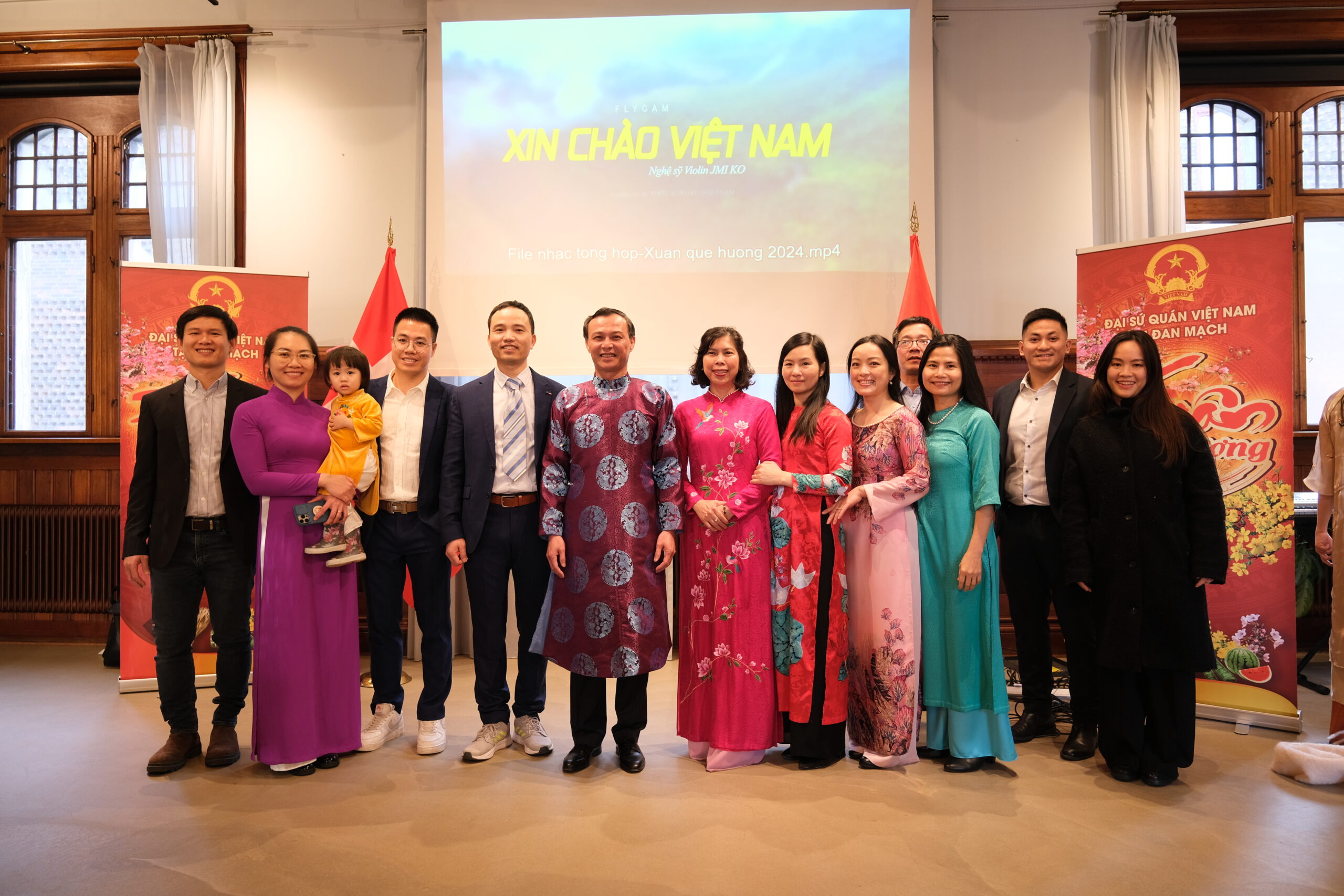Ấm áp nghĩa tình với “Xuân Quê Hương”